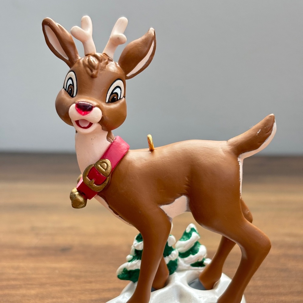 HALLMARK Christmas Ornament RUDOLPH THE RED NOSED REINDEER Collectors Club 1995